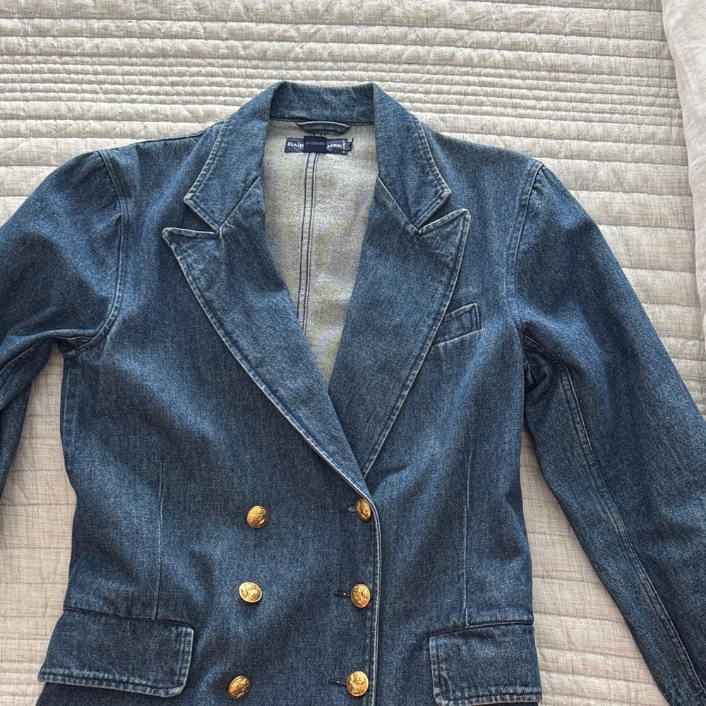 VINTAGE Ralph Lauren Women's Blue Denim Blazer with Gold Buttons